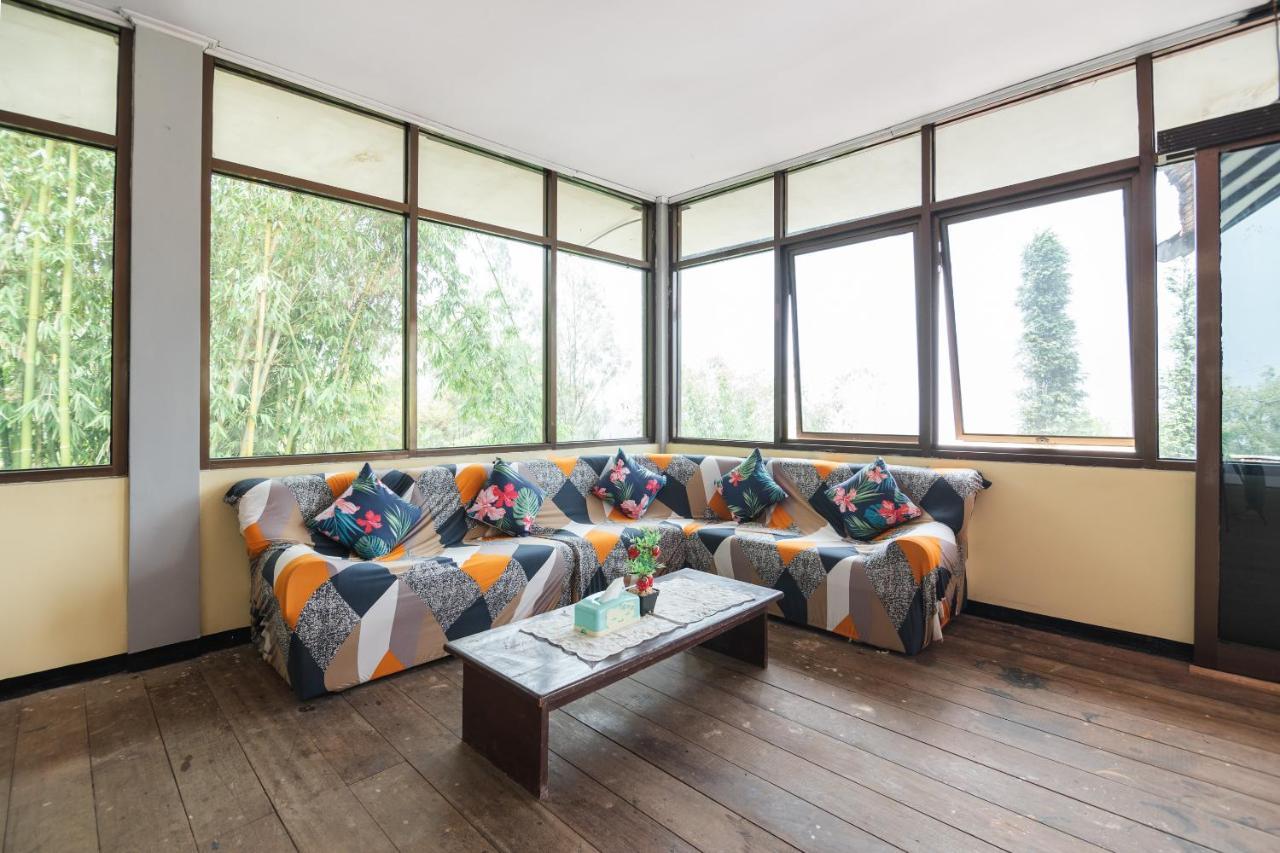 Oyo 1852 Intan Bromo Homestay Pasuruan Dış mekan fotoğraf