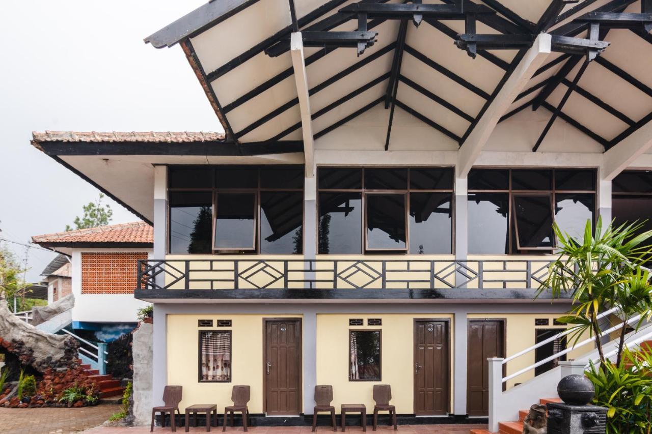 Oyo 1852 Intan Bromo Homestay Pasuruan Dış mekan fotoğraf